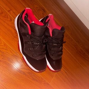 Jordan 11 Retro Low “Bred”